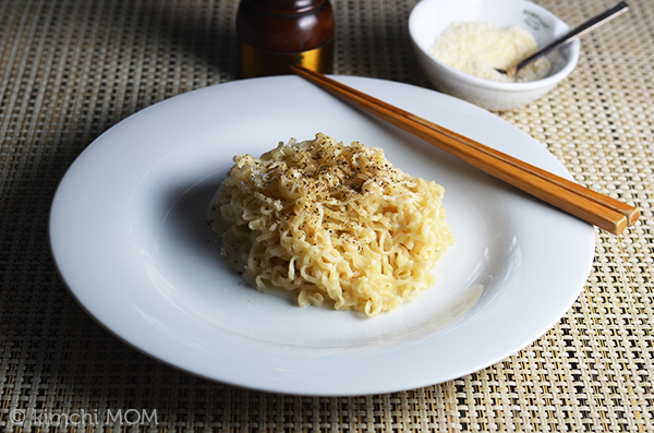 Fast and Cheesy Ramen #WeekdaySupper - kimchi MOM ™