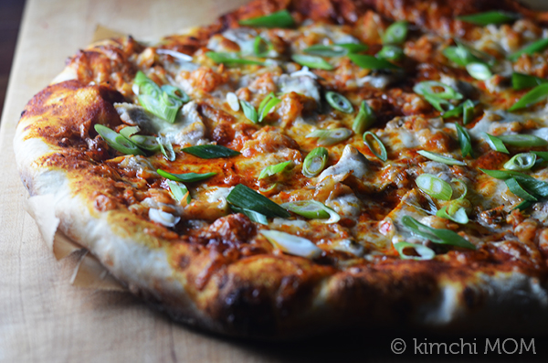 Kimchi Pizza Redux #PizzaWeek | www.kimchimom.com