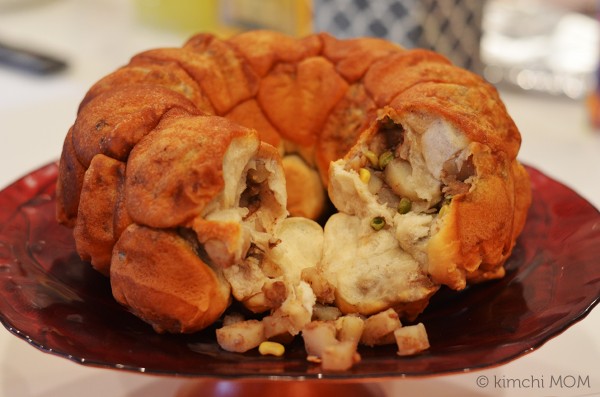Potato Stuffed Monkey Bread | www.kimchimom.com