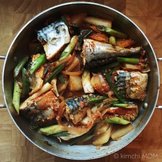 Korean Spicy Braised Mackerel #SundaySupper | kimchimom.com